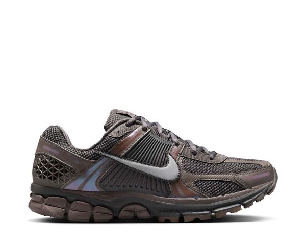 NIKE ZOOM VOMERO 5