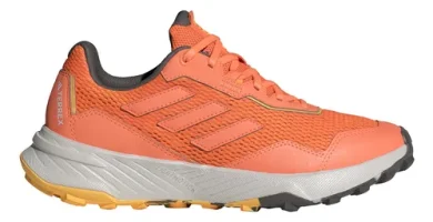 D_NQ_NP_887631-MLM78047785338_082024-O-tenis-de-trail-running-tracefinder-ie5913-adidas